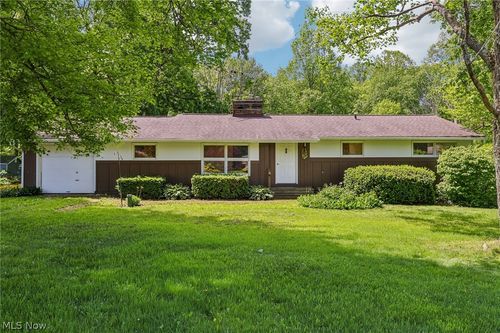 9087 Ranch Dr, Chesterland, OH, 44026-3139 | Card Image