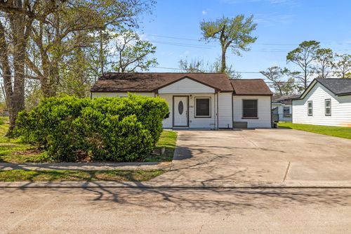 201 Huisache St, Lake Jackson, TX, 77566-4202 | Card Image
