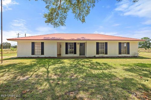 439 New Hope Rd, Mount Olive, MS, 39119-5391 | Card Image