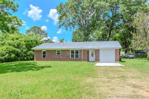 801 Se 6th St, Antlers, OK, 74523-4451 | Card Image