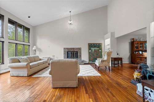 513 Bedford Rd, Armonk, NY, 10504-2509 | Card Image