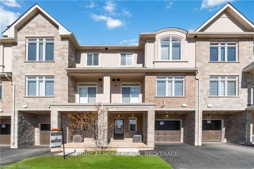 8-40 Zinfandel Dr, Stoney Creek, ON, L8E0L1 | Card Image