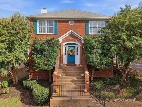 72 Ravenwood Hills Cir, Nashville, TN, 37215-6167 | Card Image