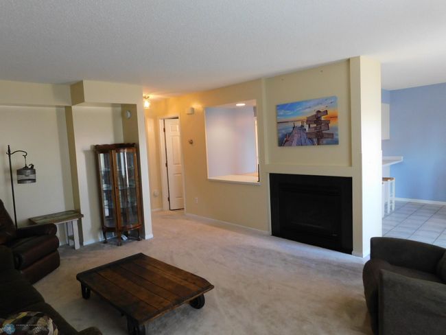 living room | Image 10