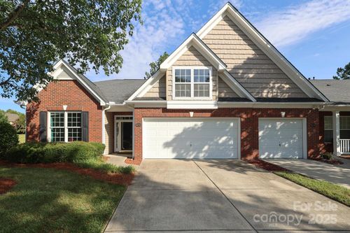6250 Meadow Glen Ln, Harrisburg, NC, 28075-3924 | Card Image