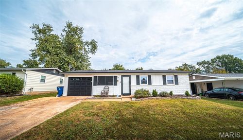 247 Martigney Dr, Saint Louis, MO, 63129-3411 | Card Image