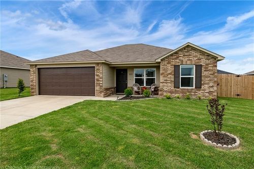 813 Nw Evans Cir, Bentonville, AR, 72713-3135 | Card Image