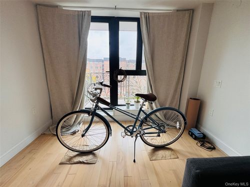 apt-5c-105 65th Rd, Forest Hills, NY, 11375-1884 | Card Image