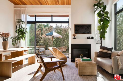 102-1329 California Ave, Santa Monica, CA, 90403-3510 | Card Image