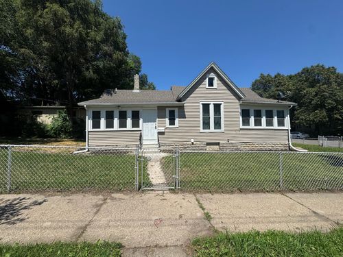 989 Marion St, Saint Paul, MN, 55117-5157 | Card Image