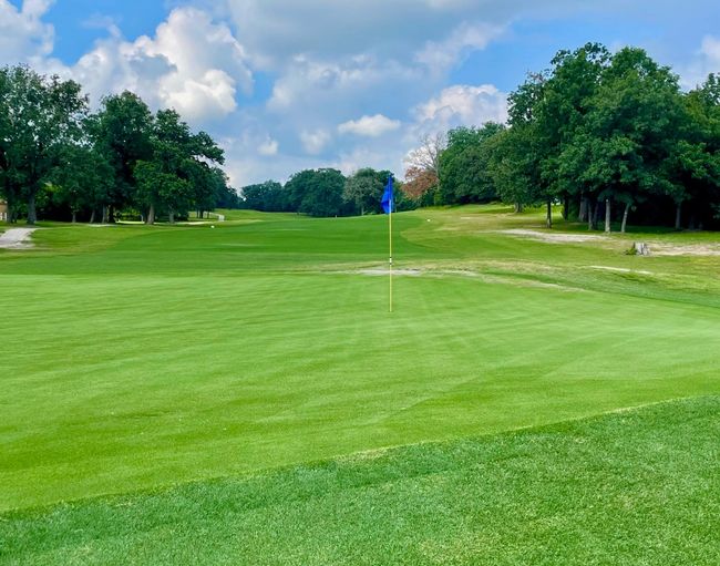 Area Amenities: 18th Green of HTL Golf Course | Image 23