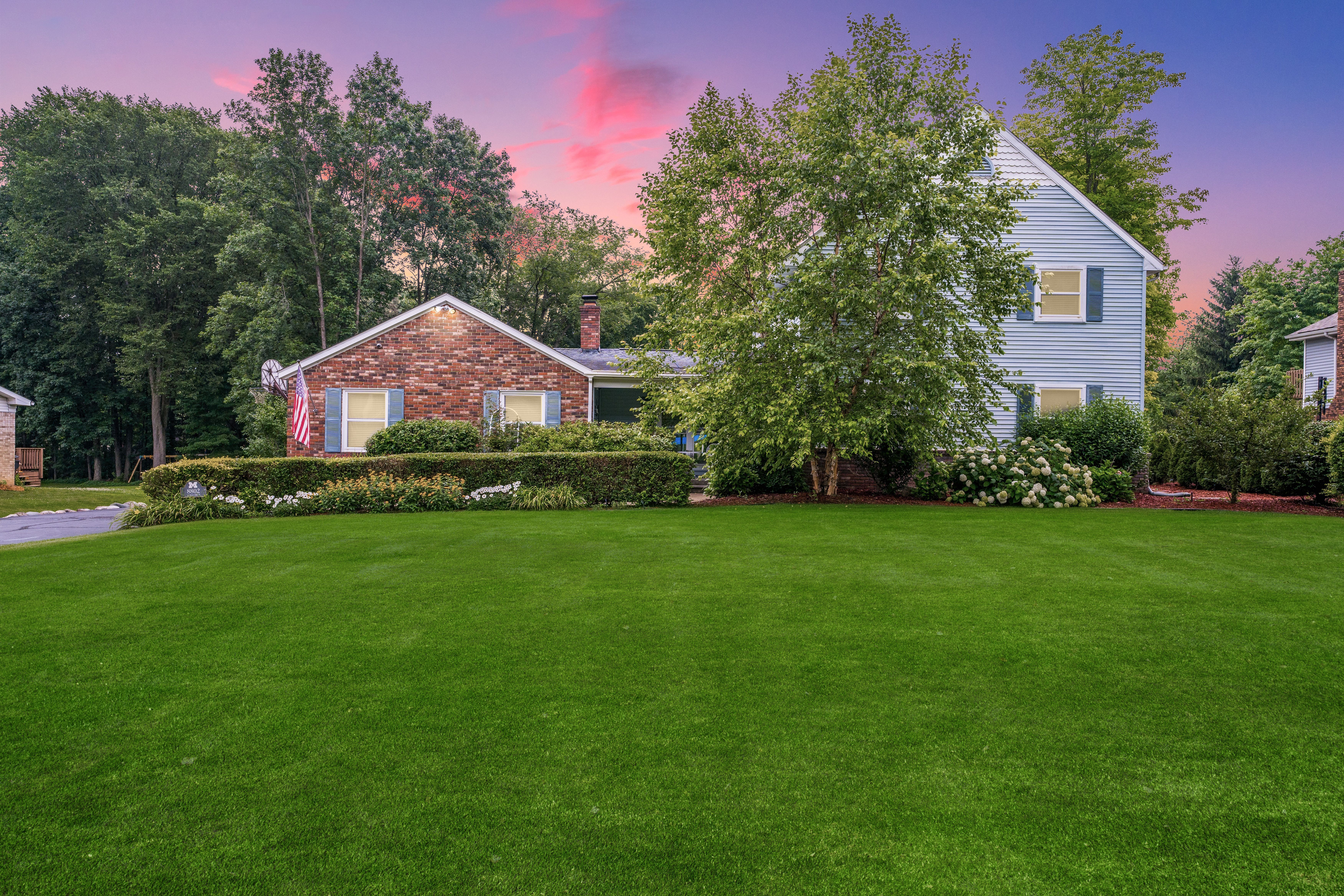 Margo Dr, Brighton, MI 48114