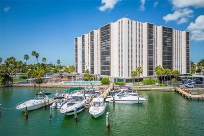 1015 - 10355 Paradise Boulevard, Condo with 2 bedrooms, 2 bathrooms and null parking in Treasure Island FL | Image 1