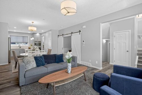 31 Lucas Blvd Nw, Calgary, AB, T3P1H8 | Card Image