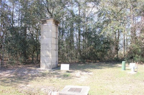 19210 Country Club Ln, Hammond, LA, 70401-3427 | Card Image