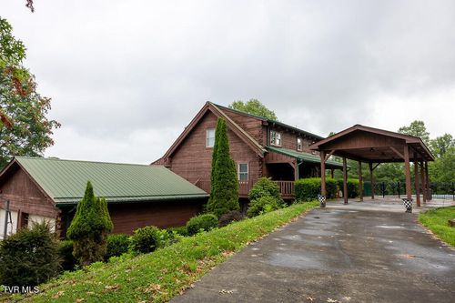 332 Undertaker Blvd, Clintwood, VA, 24228-6722 | Card Image