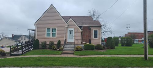 108 E Niagara St, Garnavillo, IA, 52049-8110 | Card Image