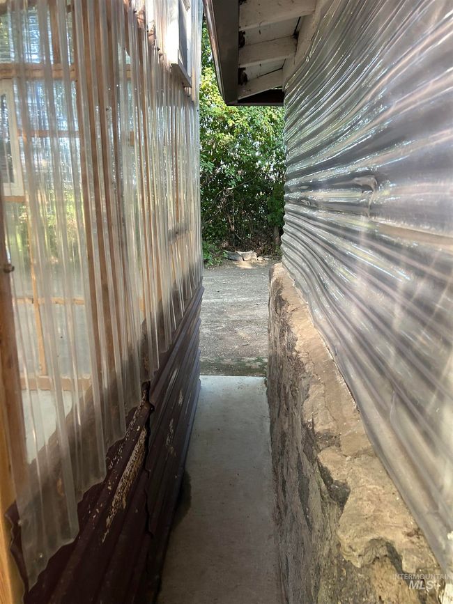 309 E E C St, House other with 3 bedrooms, 2 bathrooms and null parking in Shoshone ID | Image 11