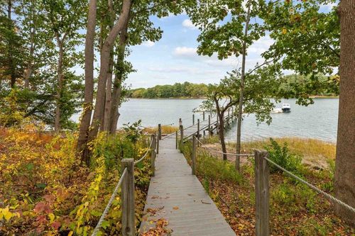 220 Dover Point Rd, Dover, NH, 03820-4633 | Card Image