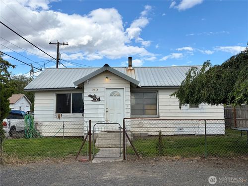114 S 3rd St, Coulee City, WA, 99115-5135 | Card Image