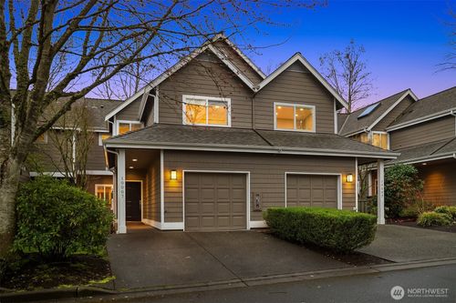 10007 Ne 37th Ct, Kirkland, WA, 98033-7877 | Card Image