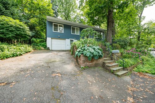 27 Prospect Ave, Sea Cliff, NY, 11579-1005 | Card Image