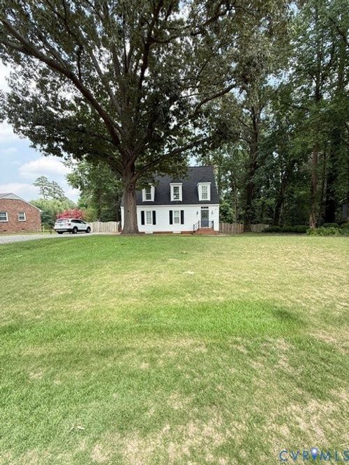 9164 Avondale Dr, Mechanicsville, VA, 23116-4125 | Card Image