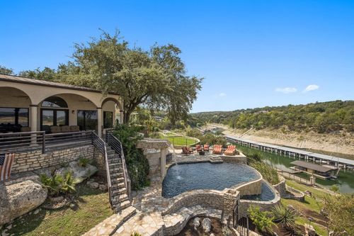 925 Challenger, Lakeway, TX, 78734-4209 | Card Image