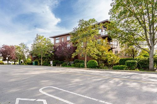 201-3610 Richmond Rd, Saanich, BC, V8P4R5 | Card Image
