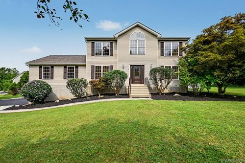 14 Storm Dr, Poughquag, NY, 12570-5704 | Card Image