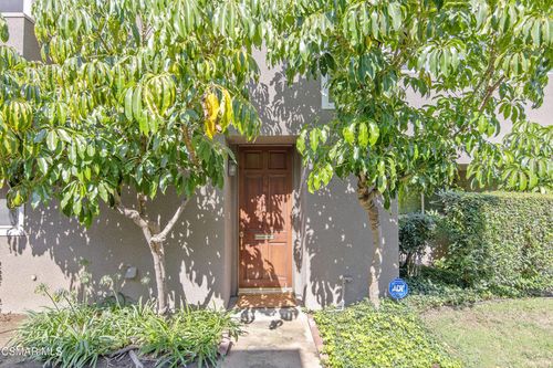 unit-2-18134 Killion St, Tarzana, CA, 91356-3666 | Card Image