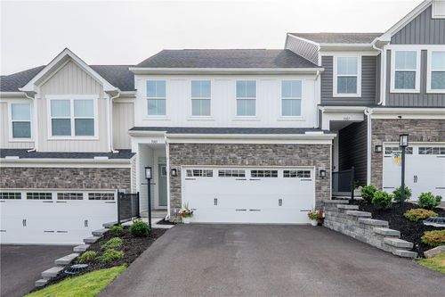 5005 Wellington Ct, Jeannette, PA, 15644-4821 | Card Image