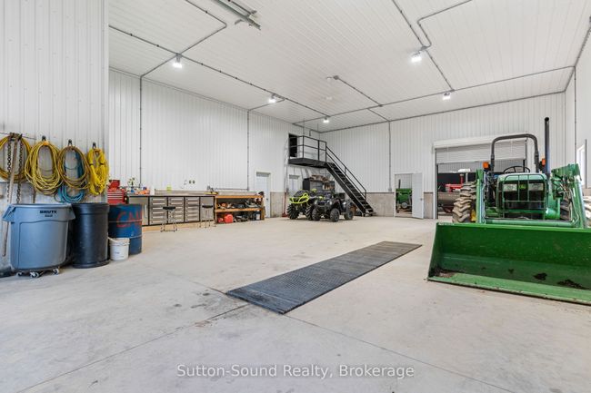 782801 3 Sideroad, House other with 4 bedrooms, 4 bathrooms and 25 parking in Chatsworth ON | Image 39