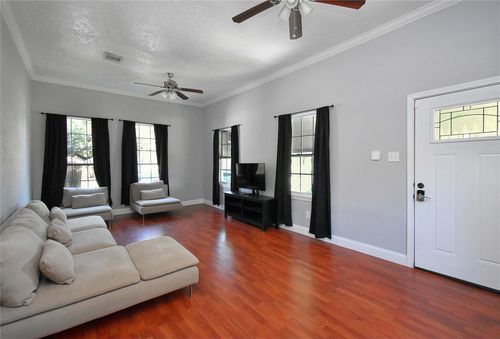 504 Green St, Baytown, TX, 77520-2812 | Card Image