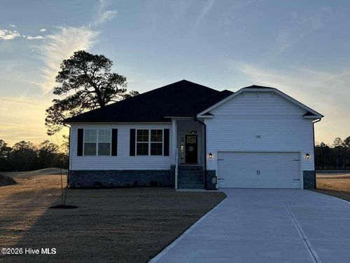 1504 Caracara Dr, New Bern, NC, 28560-6439 | Card Image