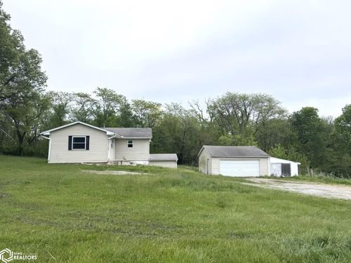 18556 Highway 5, Centerville, IA, 52544-8864 | Card Image