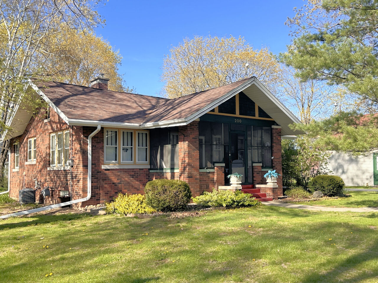 Main St, Burlington, WI 53105