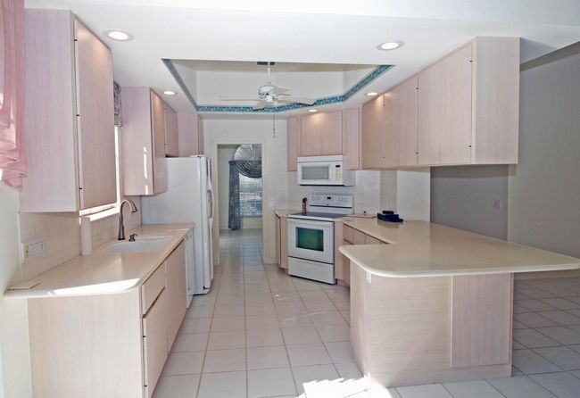 8048 Se Double Tree Dr, House other with 3 bedrooms, 2 bathrooms and null parking in Hobe Sound FL | Image 12