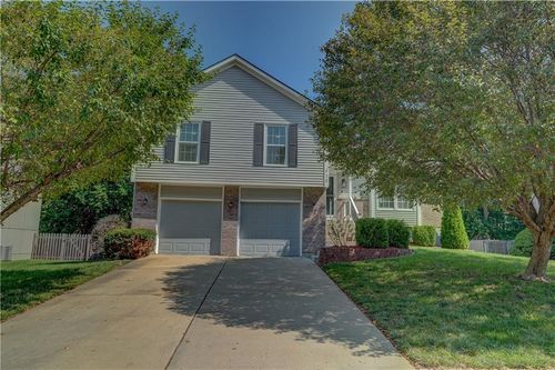 428 Se Ashton Dr, Lee's Summit, MO, 64063-1059 | Card Image