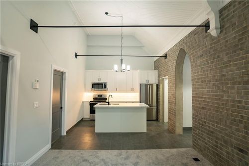 5-130 Elgin St, Brantford, ON, N3S5A5 | Card Image