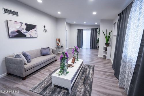 7122 E Eastland Street, Tucson, AZ, 85710 | Card Image