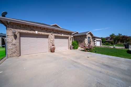 609 Riviera Ct, Carlsbad, NM, 88220-9290 | Card Image