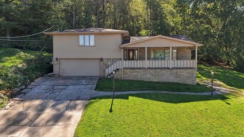 2904 Propst Dr, Aliquippa, PA, 15001-1174 | Card Image