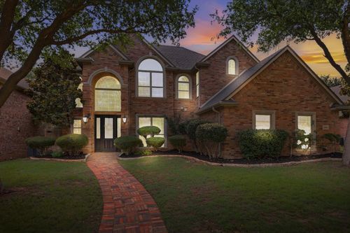 7908 Country Meadow Dr, North Richland Hills, TX, 76182-8945 | Card Image