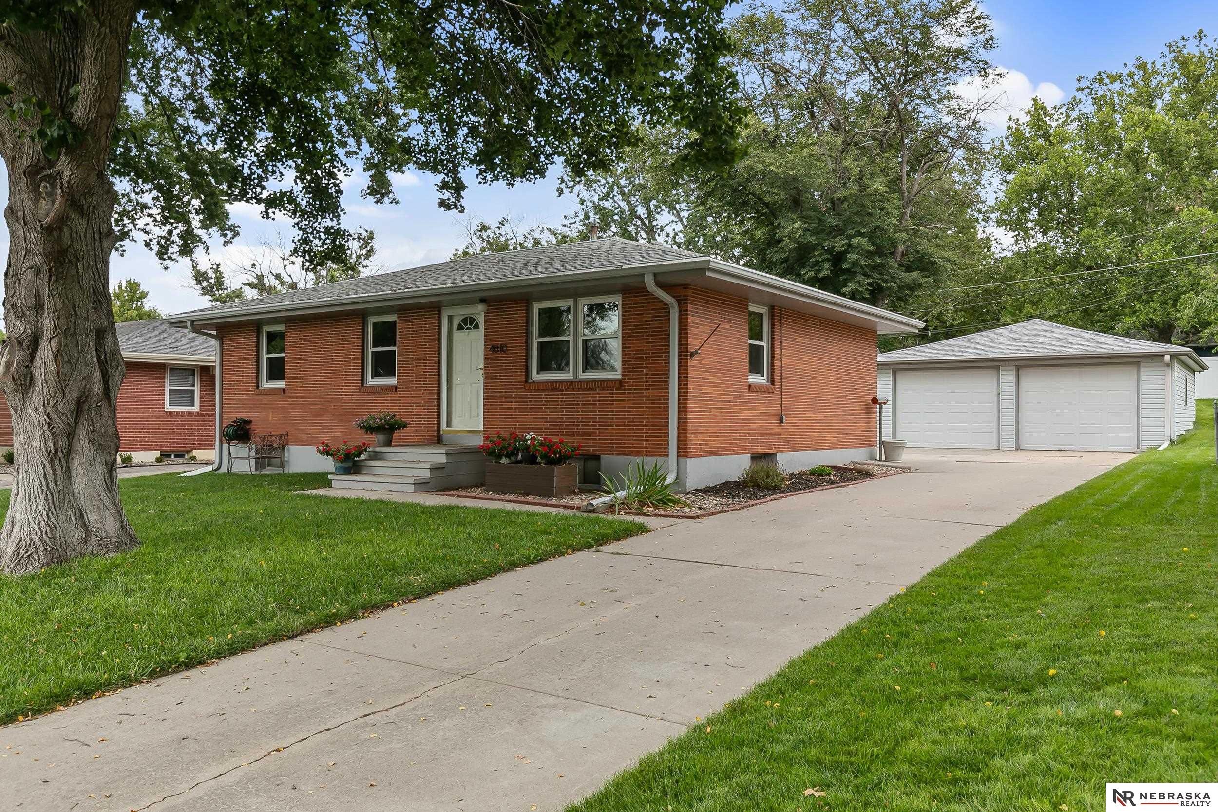 12th St, Lincoln, NE 68521
