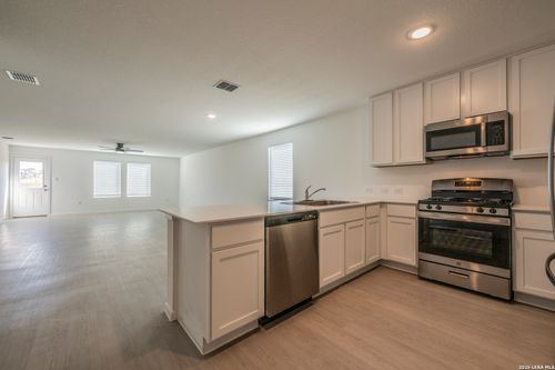 287 Bailey Blf, San Antonio, TX, 78253-7201 | Card Image