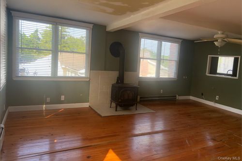 159 Rosewood Rd, Kings Park, NY, 11754-2421 | Card Image