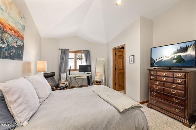107 Lions Ln, Townhouse with 3 bedrooms, 4 bathrooms and 3 parking in Minturn CO | Image 21