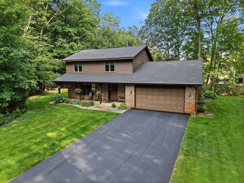 5665 Star Cir, Shorewood, MN, 55331-8403 | Card Image