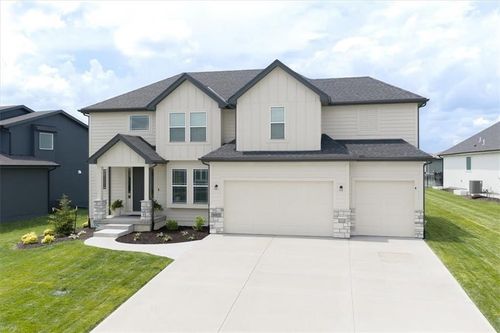 16872 S Norton St, Olathe, KS, 66062-8239 | Card Image